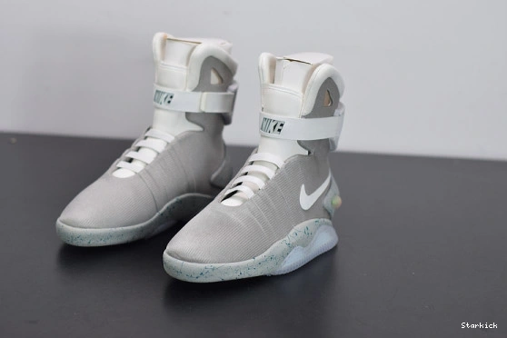 NIKE MAG 1218